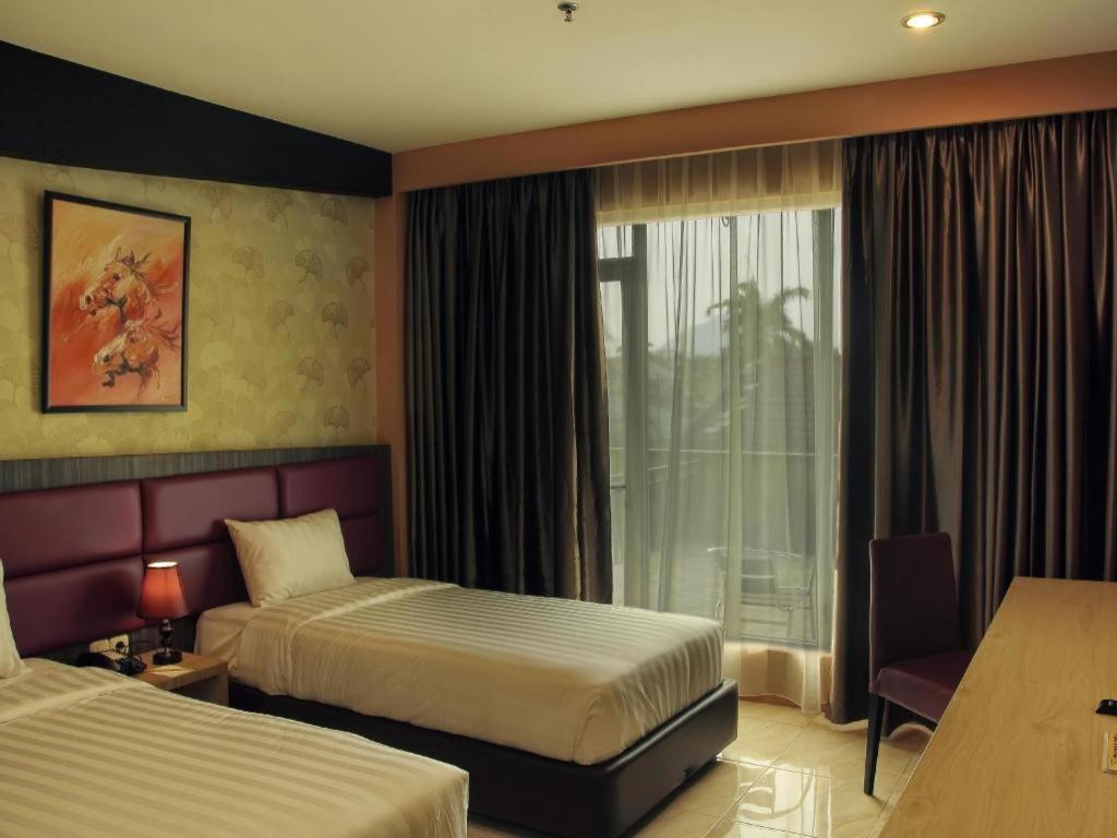 Asoka Luxury Hotel Bandar Lampung Ngoại thất bức ảnh