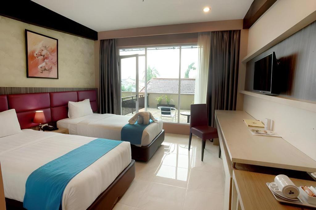 Asoka Luxury Hotel Bandar Lampung Ngoại thất bức ảnh