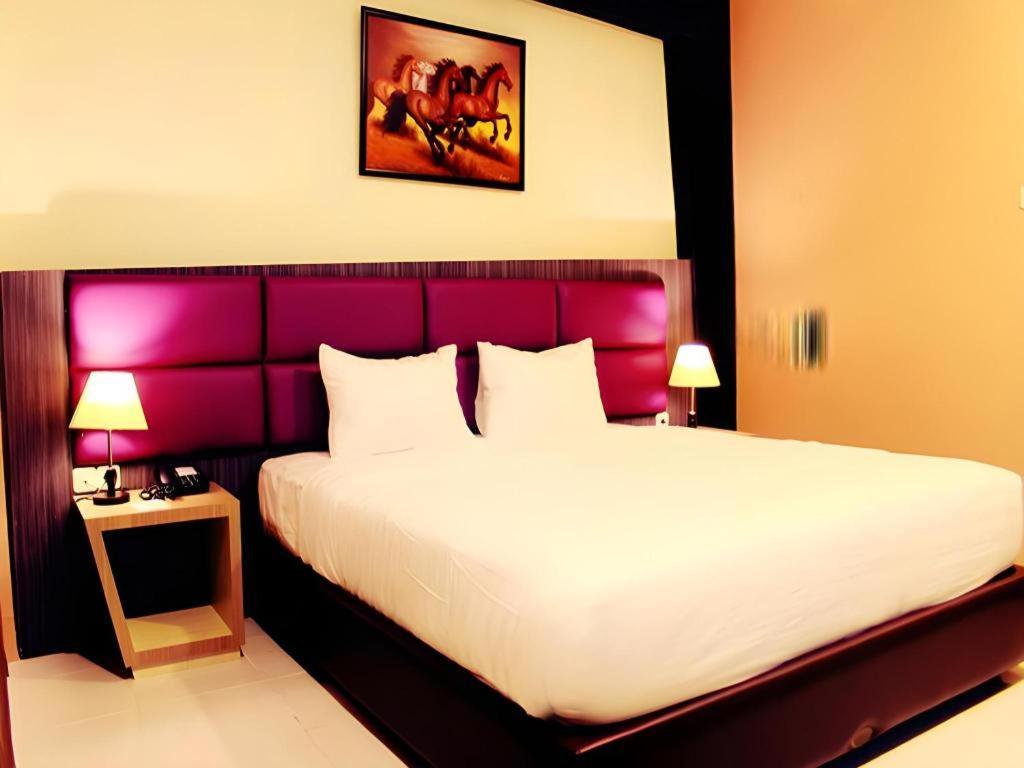 Asoka Luxury Hotel Bandar Lampung Ngoại thất bức ảnh