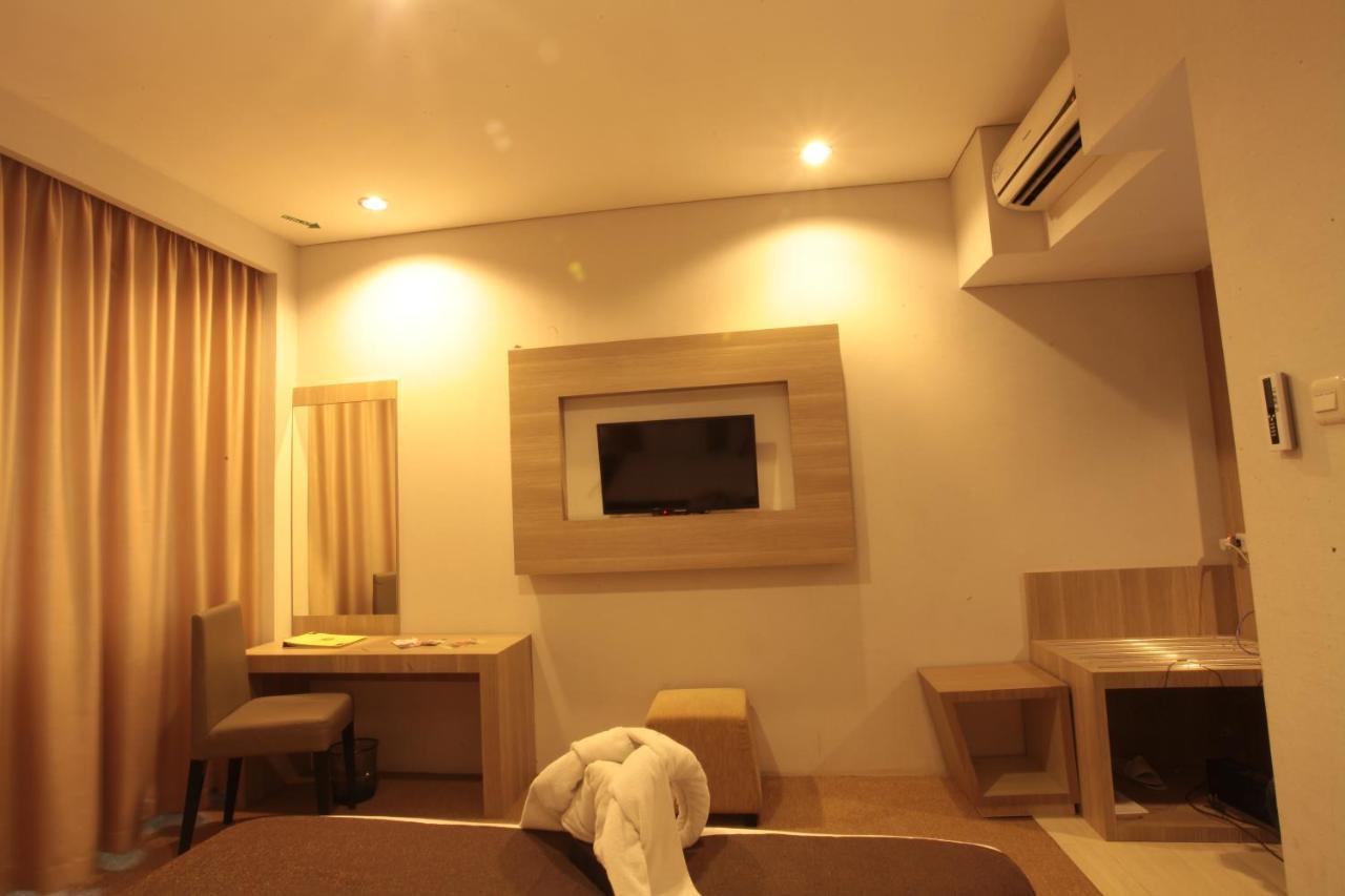 Asoka Luxury Hotel Bandar Lampung Ngoại thất bức ảnh